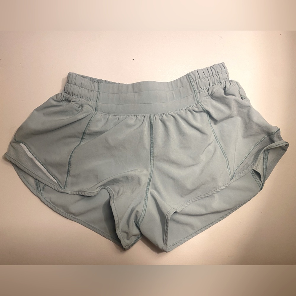 Lululemon Hotty Hot Low-Rise Lined Short 2.5’’ Size 2